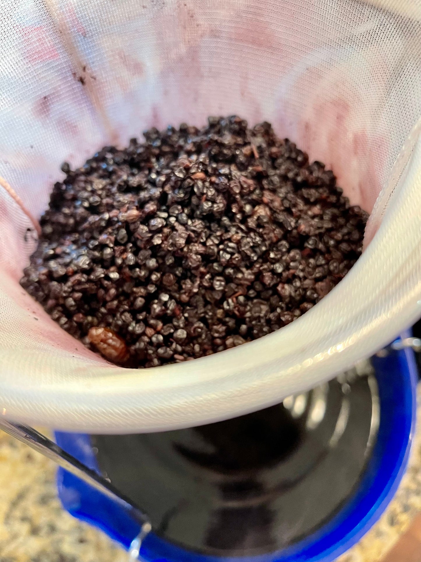 Elderyberry Syrup DIY Kit, DIY Elderberry Syrup, Homemade elderberry syrup, homemade medicine for allergies, holistic allergy medicine, DIY holistic medicine